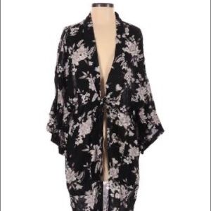 Kimono with tie front.